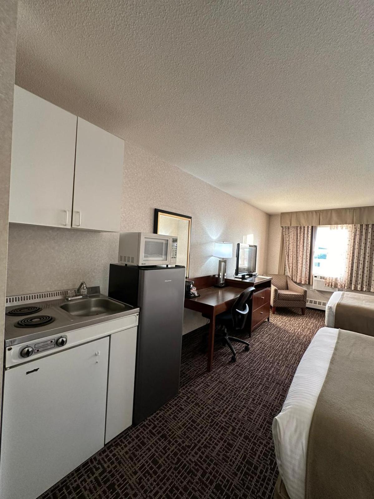 Coast Fort St John Hotel Fort St. John 外观 照片
